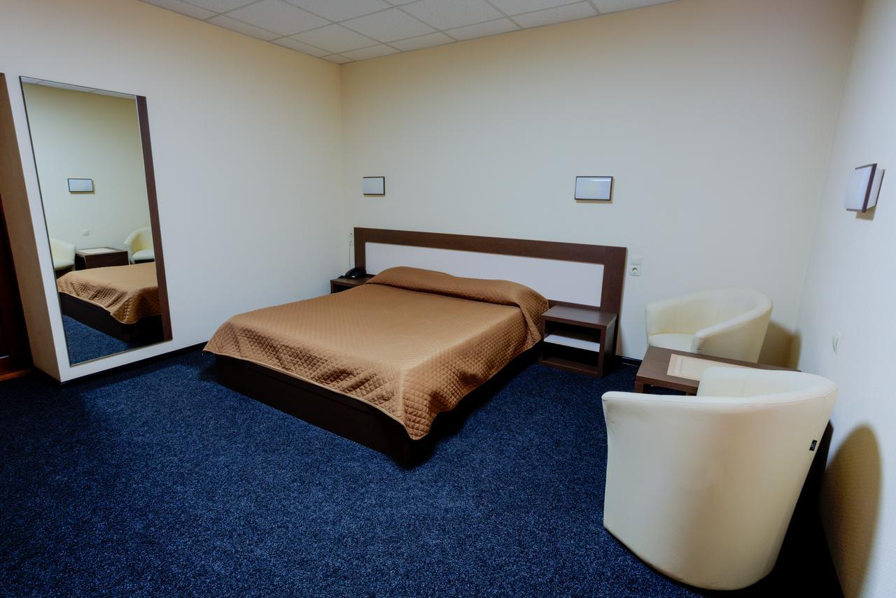Comfort Hotel & Hostel Zaporizhia Exterior foto